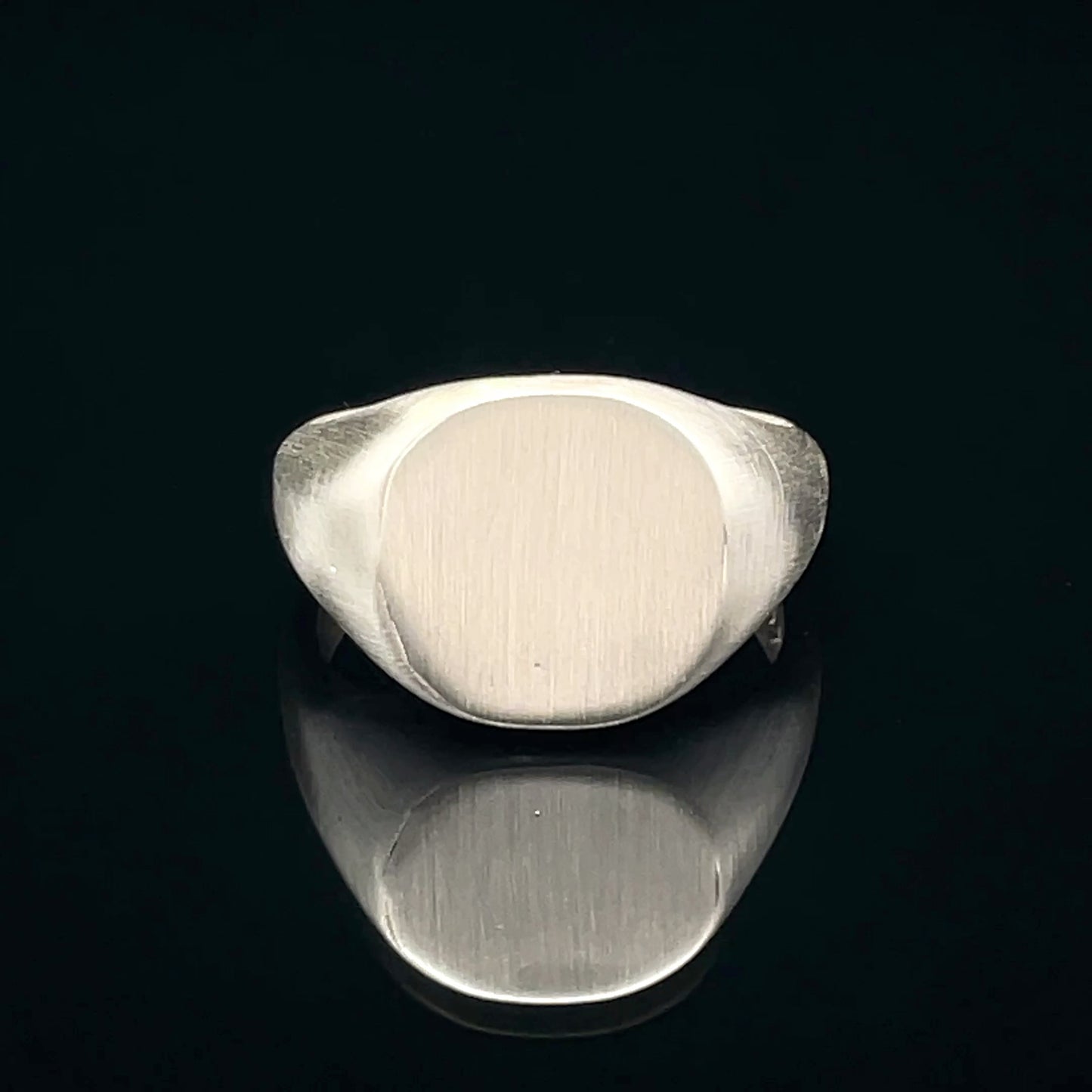 Elegant Silver Ring