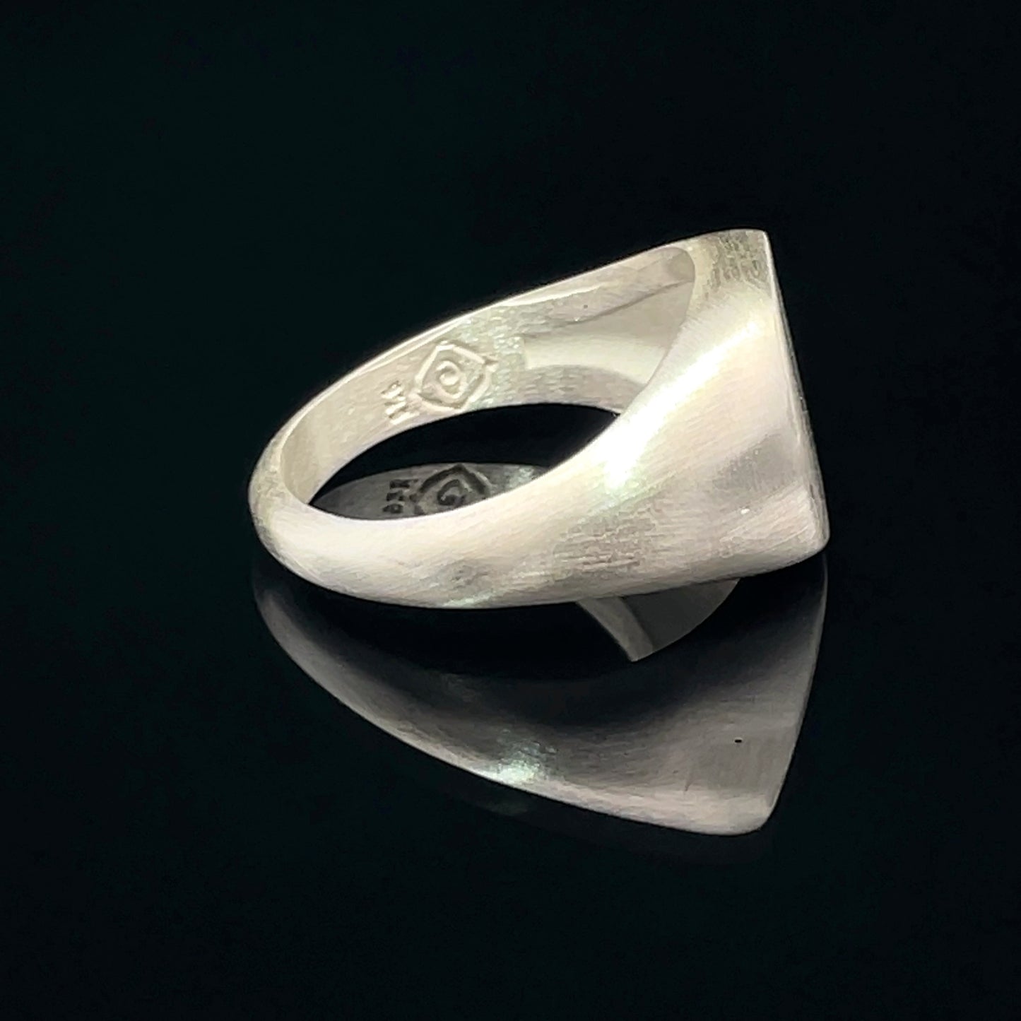 Elegant Silver Ring