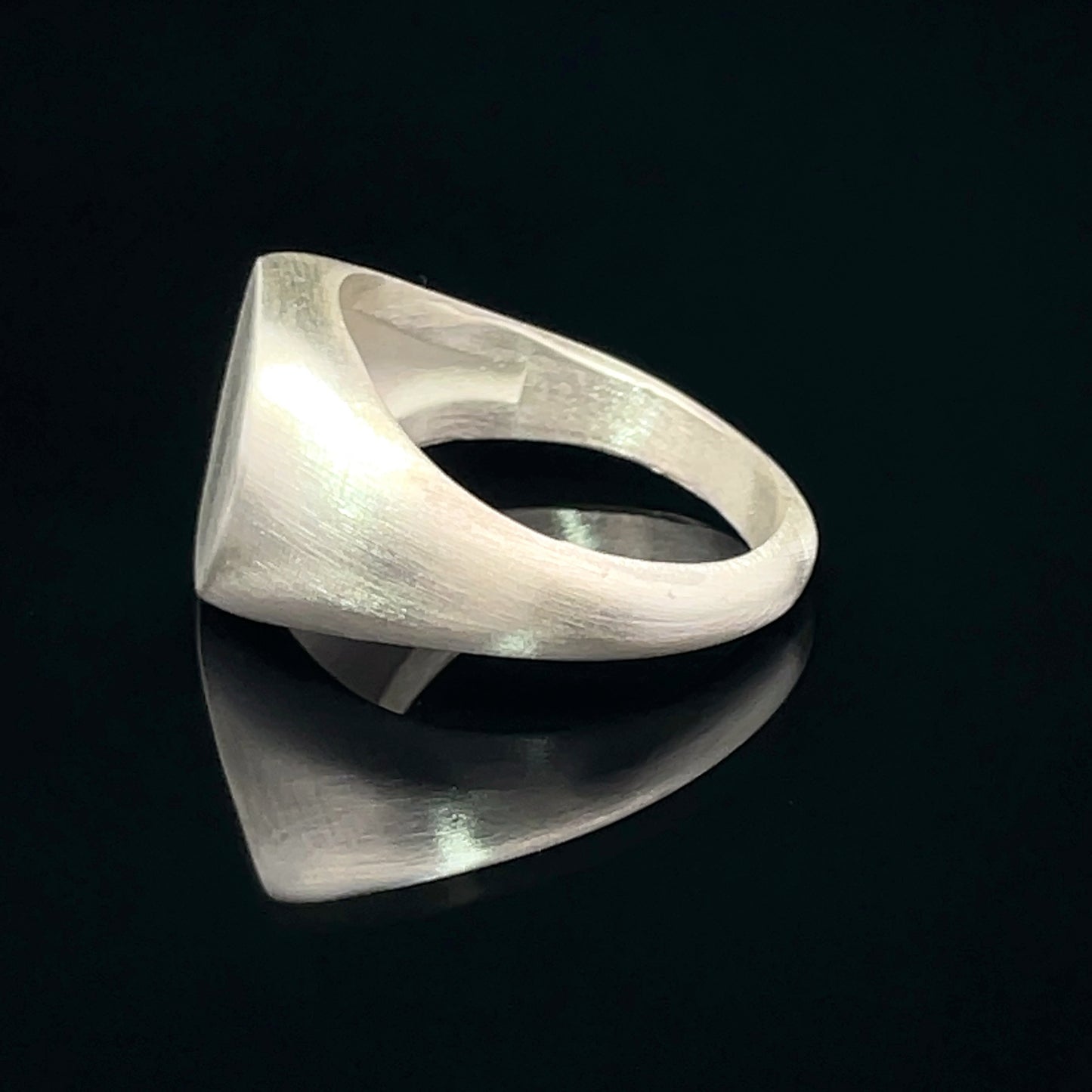 Elegant Silver Ring