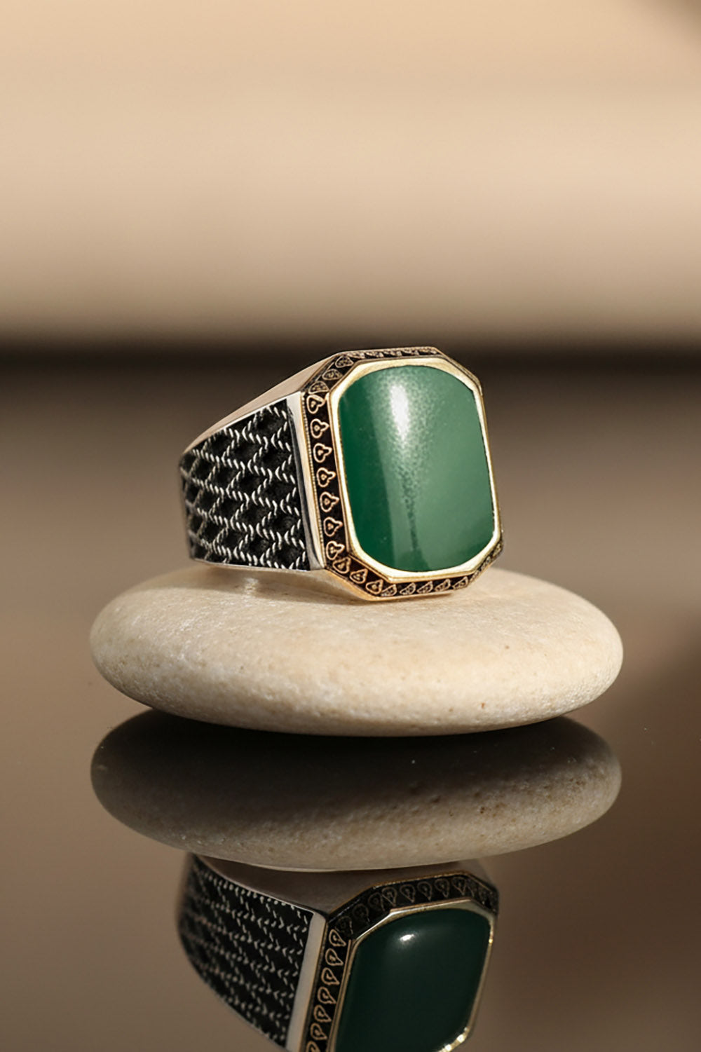 Vorn Green Agate Silver Ring