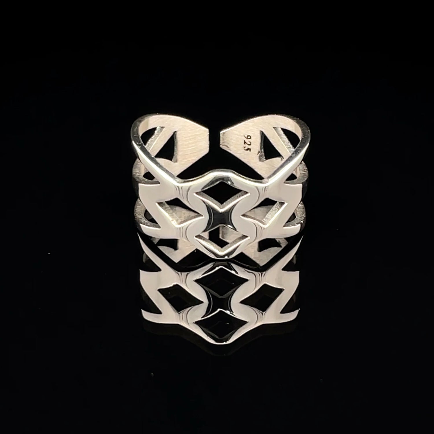 Stylish Silver Cut-Out Ring