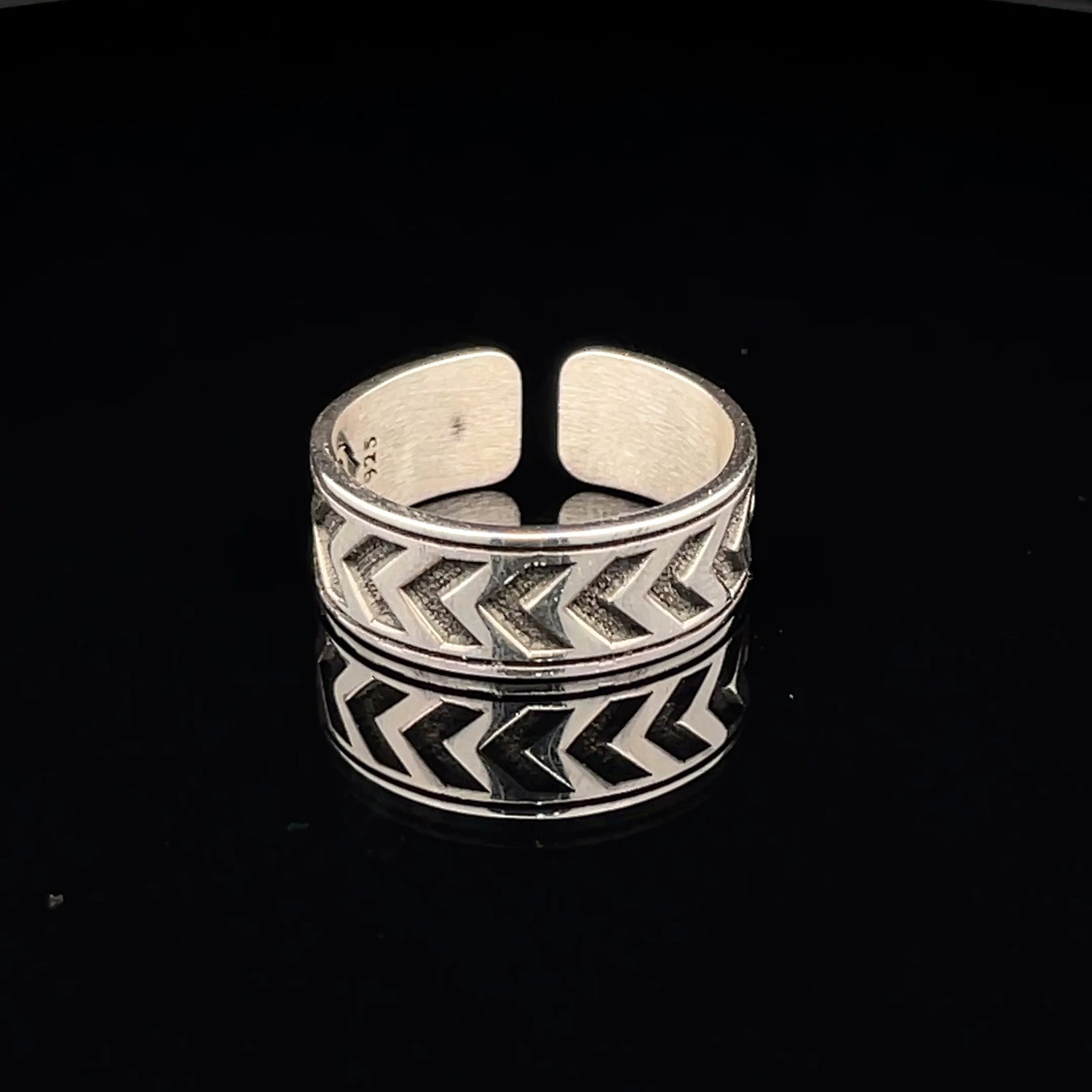 Stylish Chevron Pattern Ring