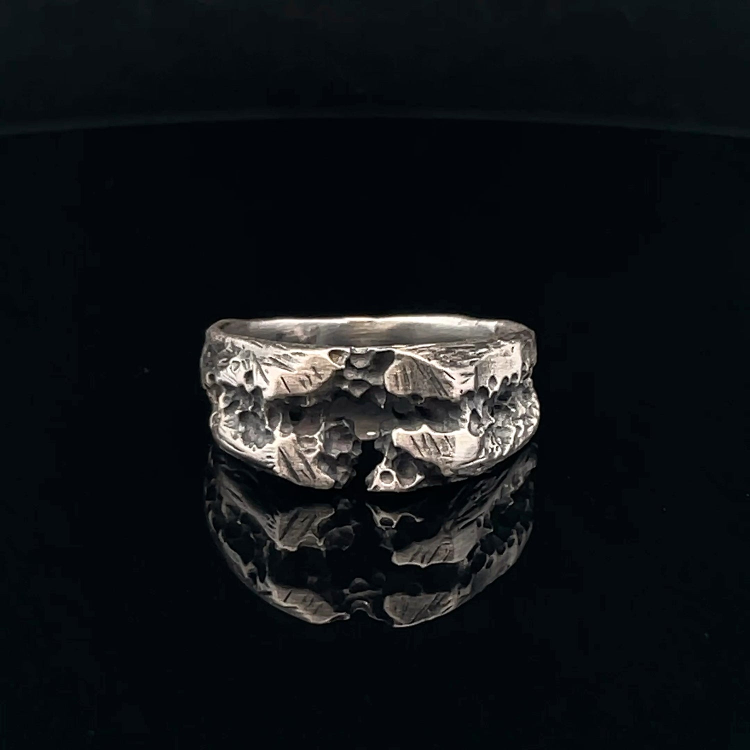 Intricate Silver Leaf Ring
