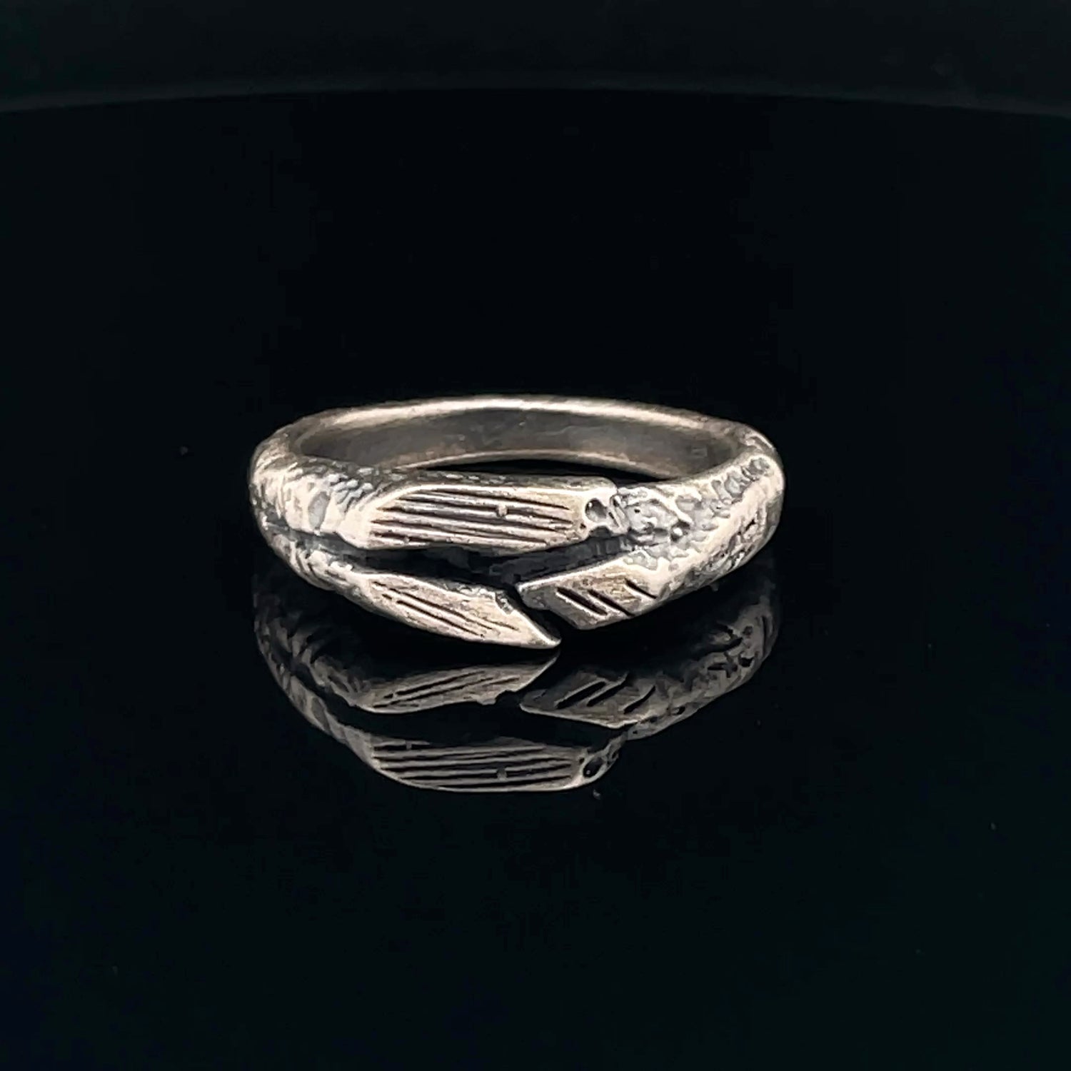 Elegant Silver Feather Ring