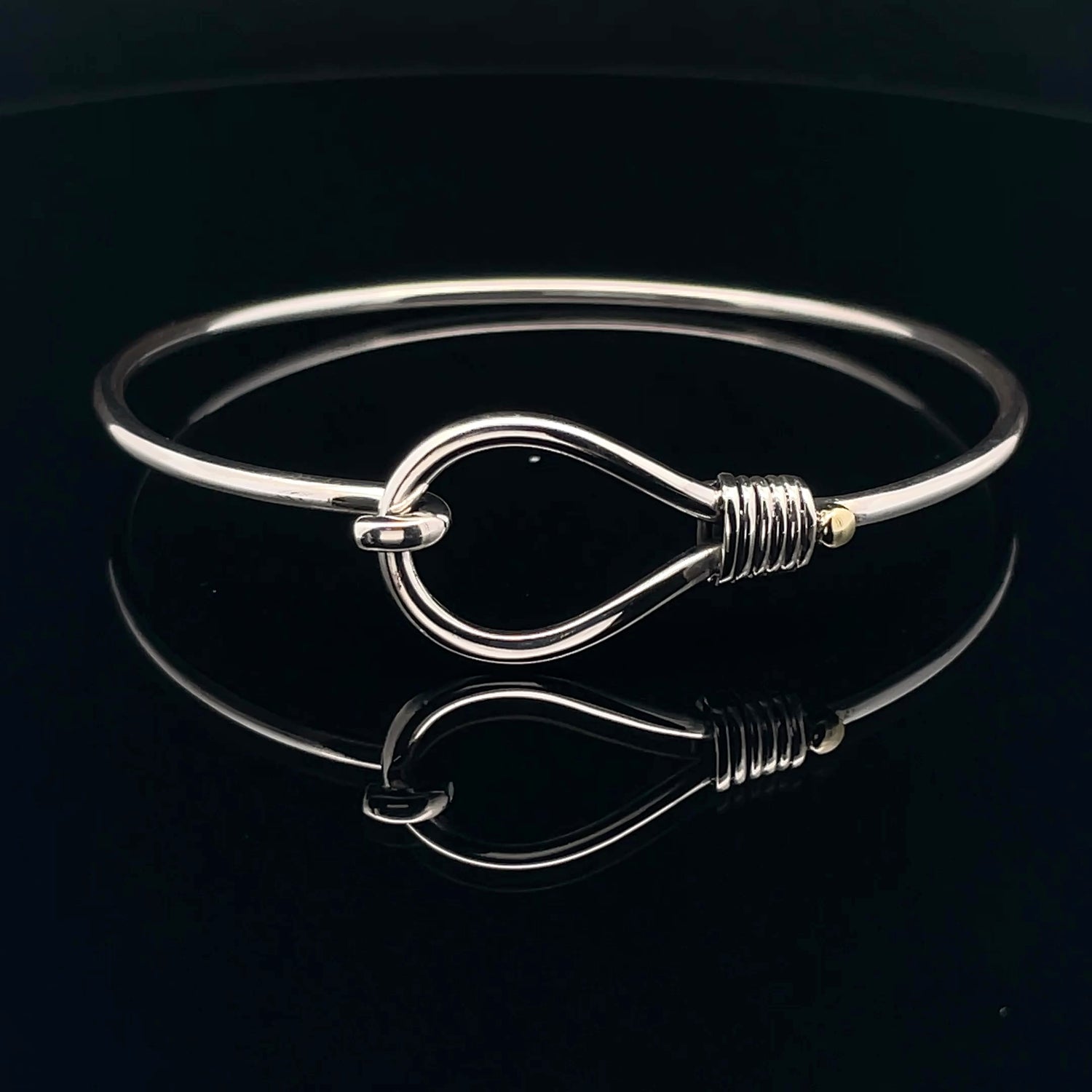 Elegant Silver Wire Bracelet