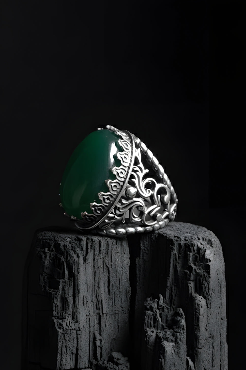 Torvric Green Agate Silver Ring