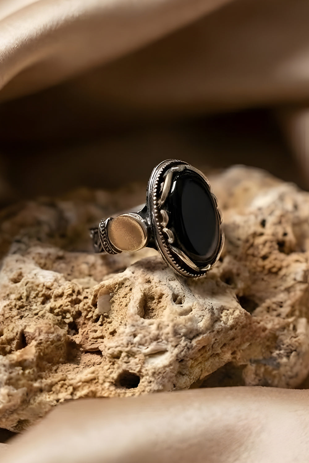 Kaeric Handmade Onyx Silver Ring