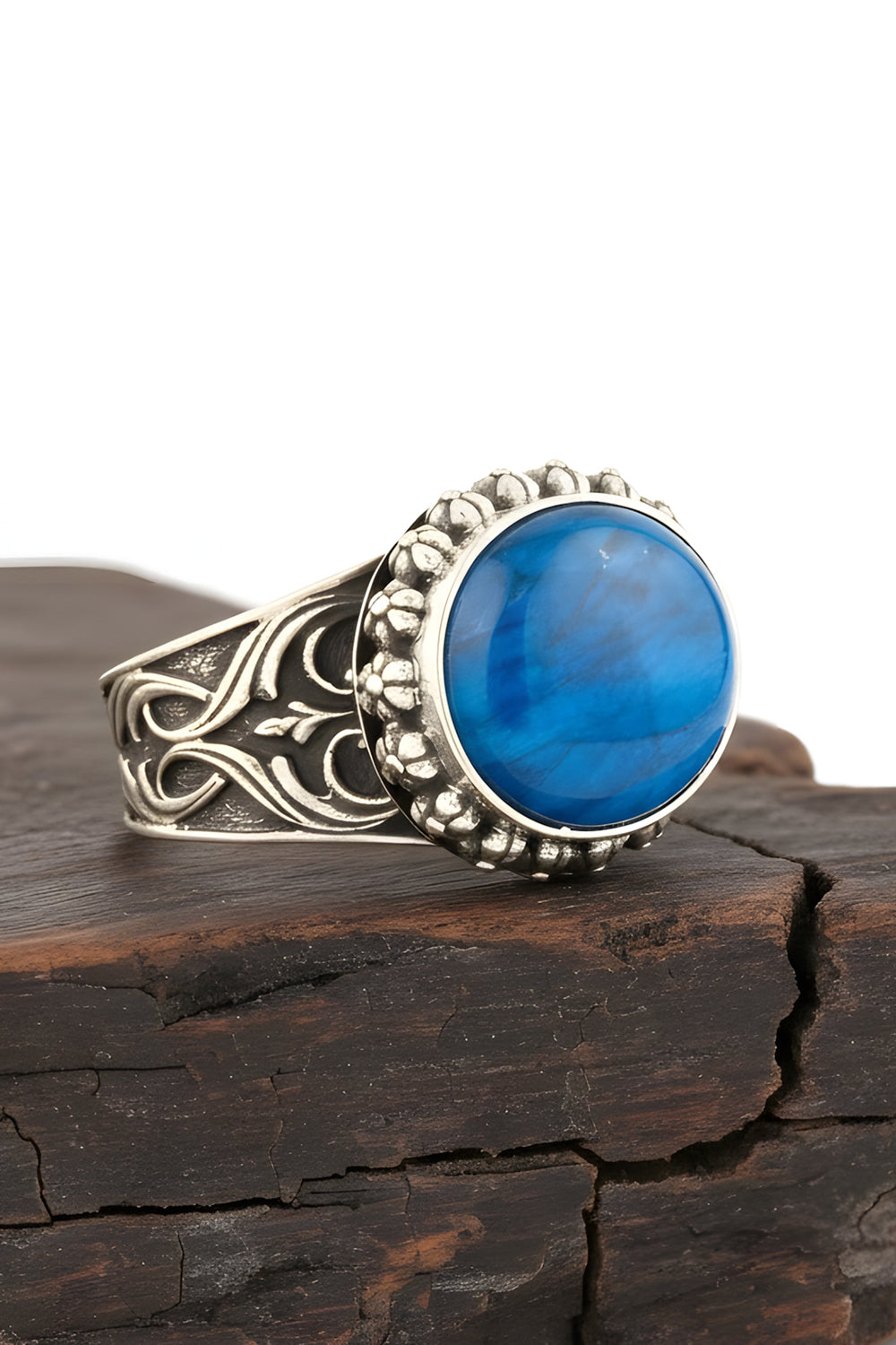 Triven Mother of Pearl Silver Ring