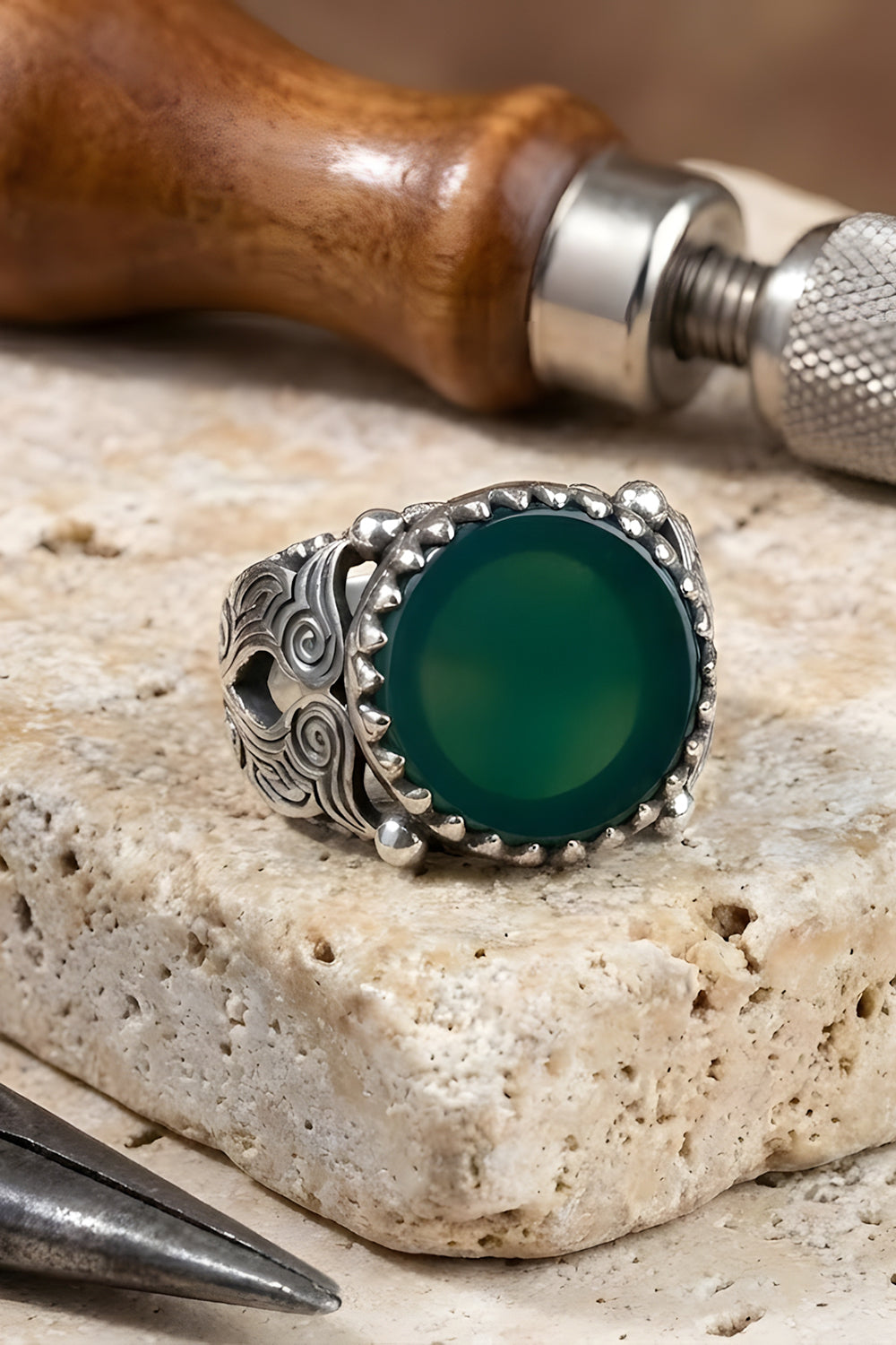 Oryric Green Agate Silver Ring