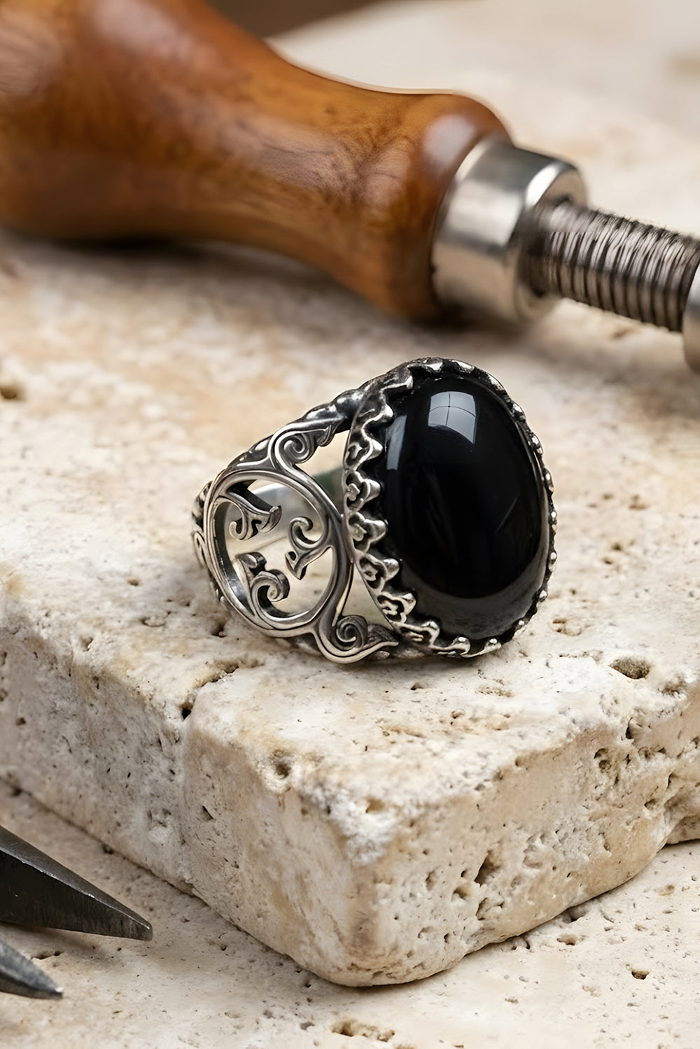 Farenor Handmade Onyx Silver Ring