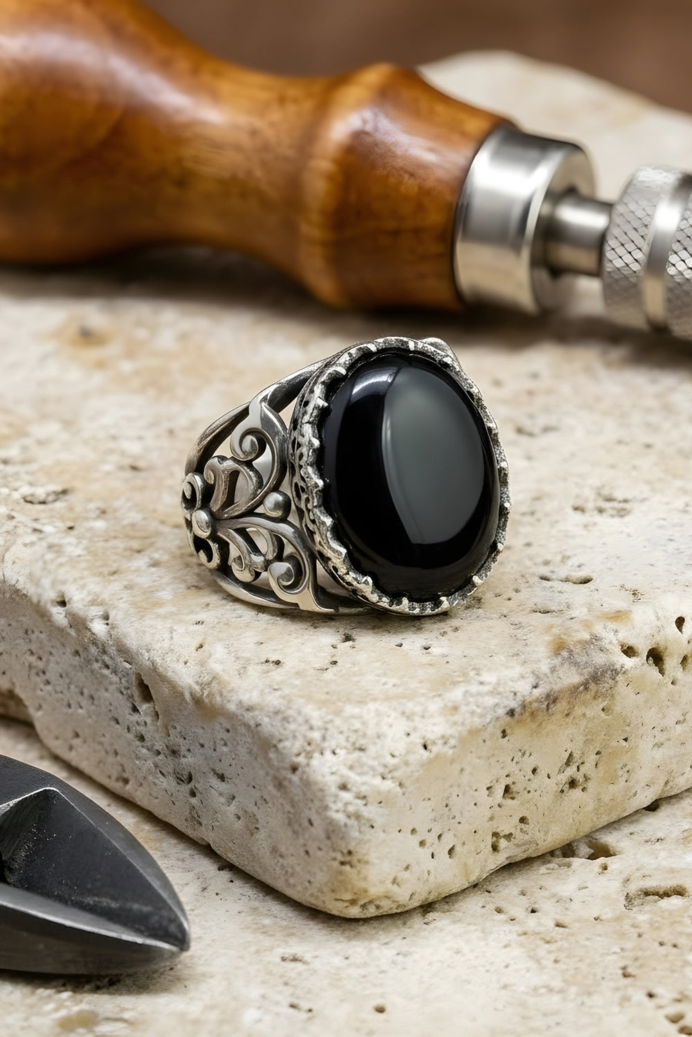 Korvric Handmade Onyx Silver Ring