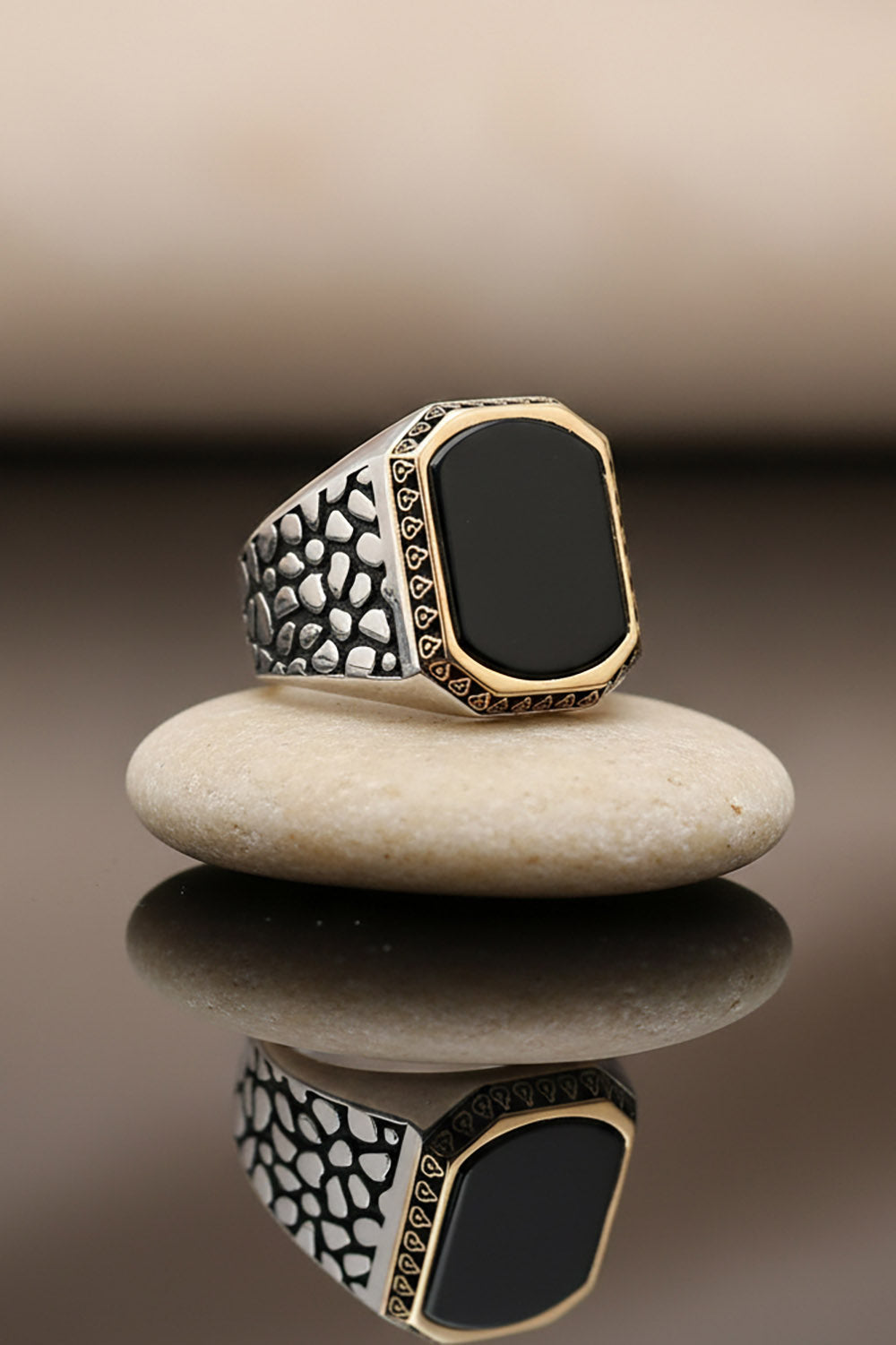 Noren Handmade Onyx Silver Ring