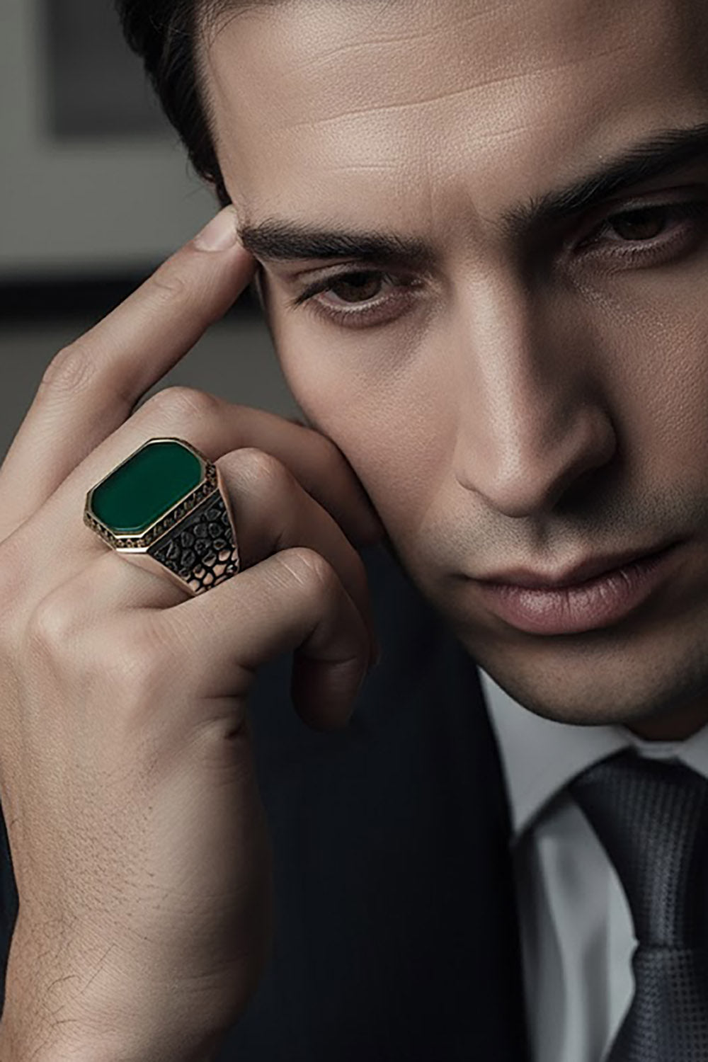 Vayric Green Agate Silver Ring
