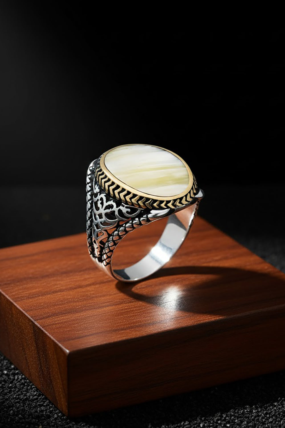 Bryor Mother of Pearl Silver Ring