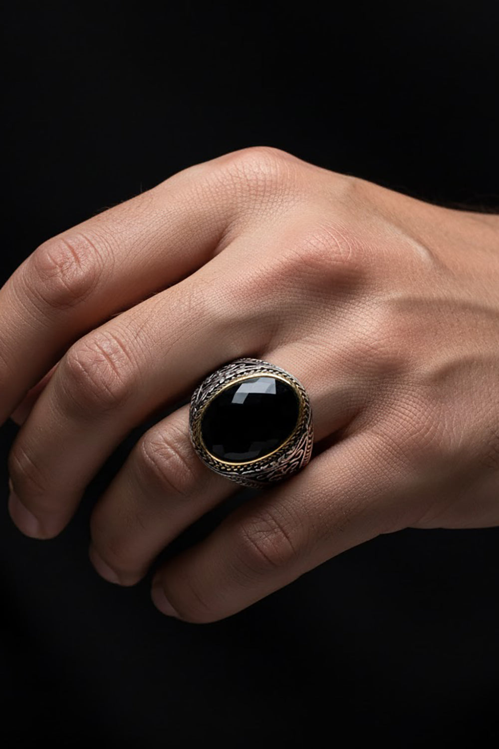 Avarn Zircon Silver Ring