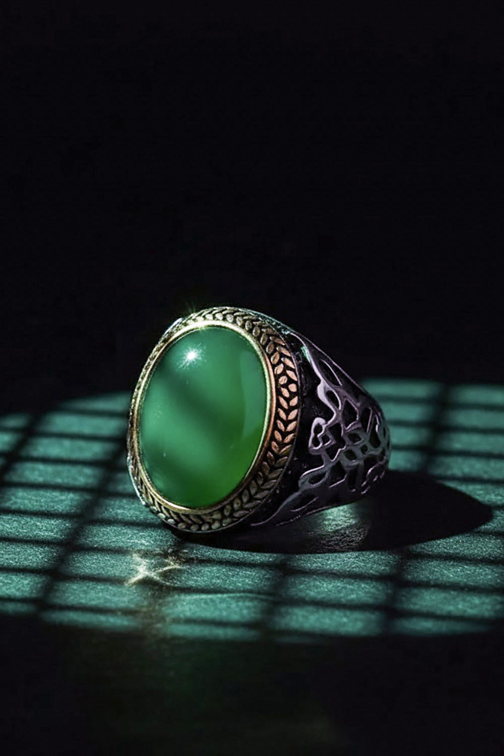 Dalric Green Agate Silver Ring