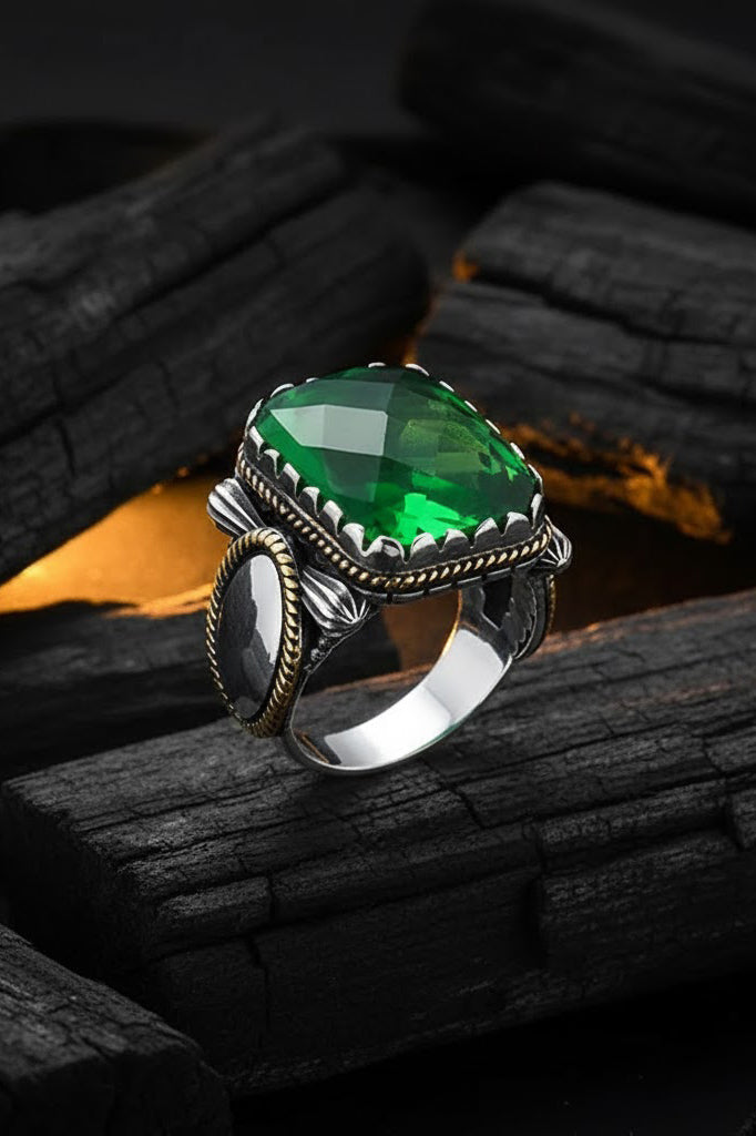 Kaeron Zircon Silver Ring