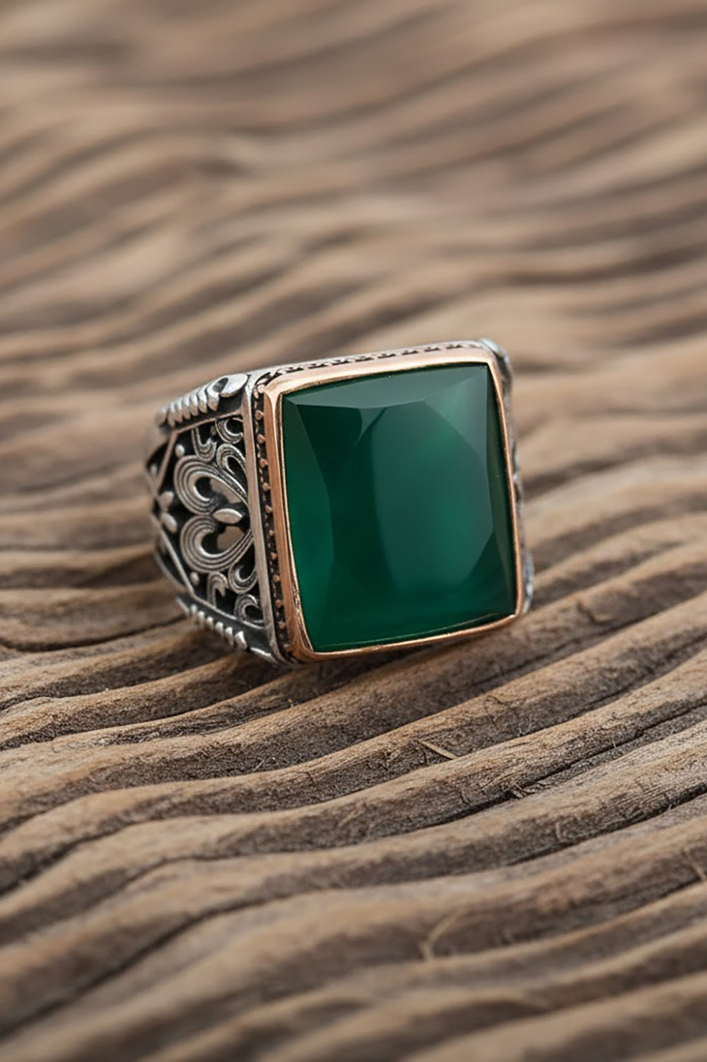 Dalven Green Agate Silver Ring