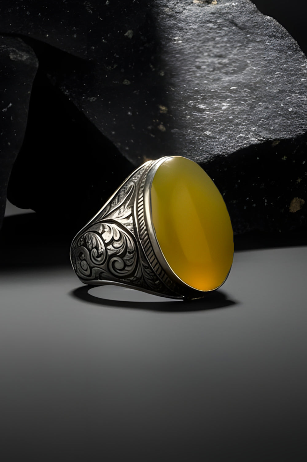 Olvar Yellow Agate Silver Ring