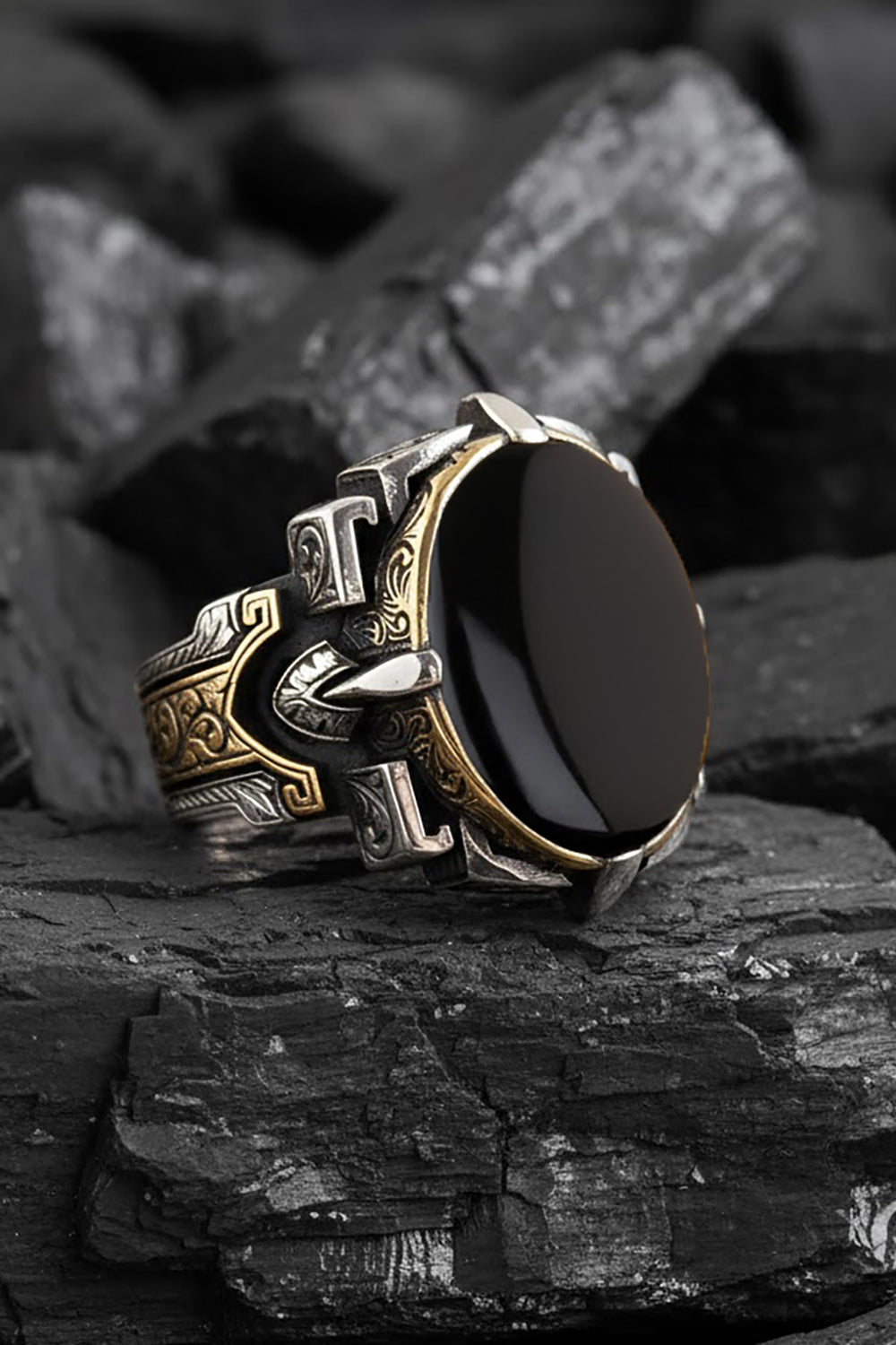 Torenx Handmade Onyx Silver Ring