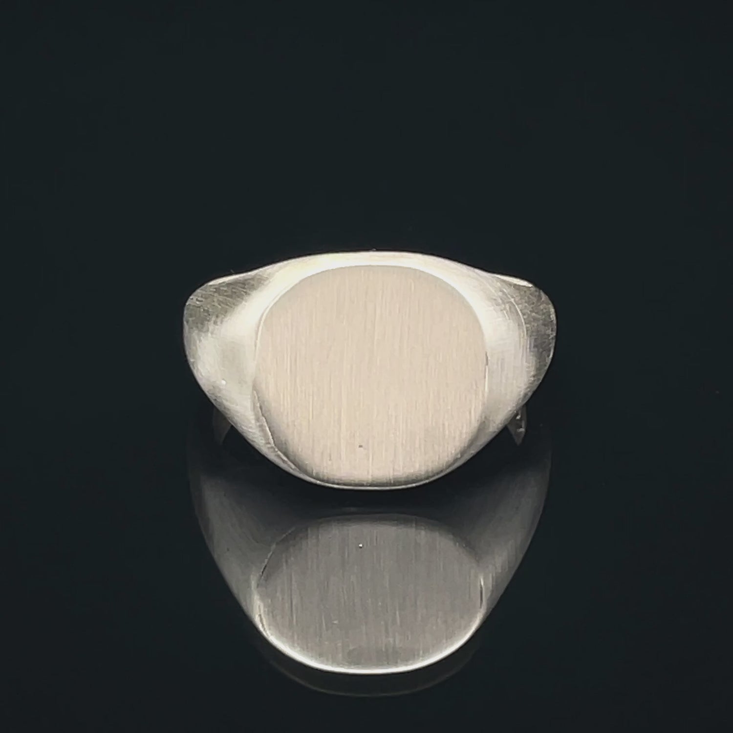 Elegant Silver Ring