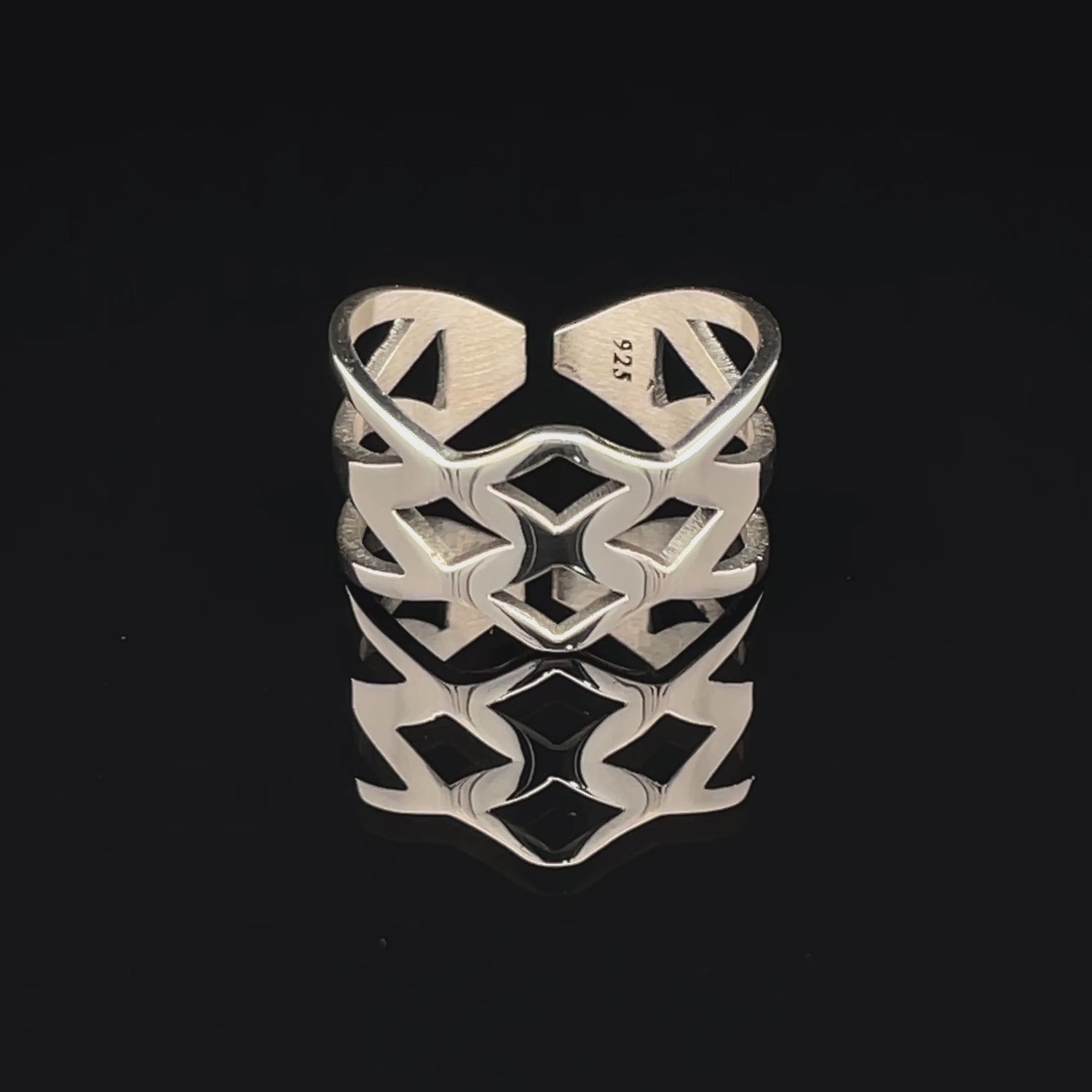 Stylish Silver Cut-Out Ring