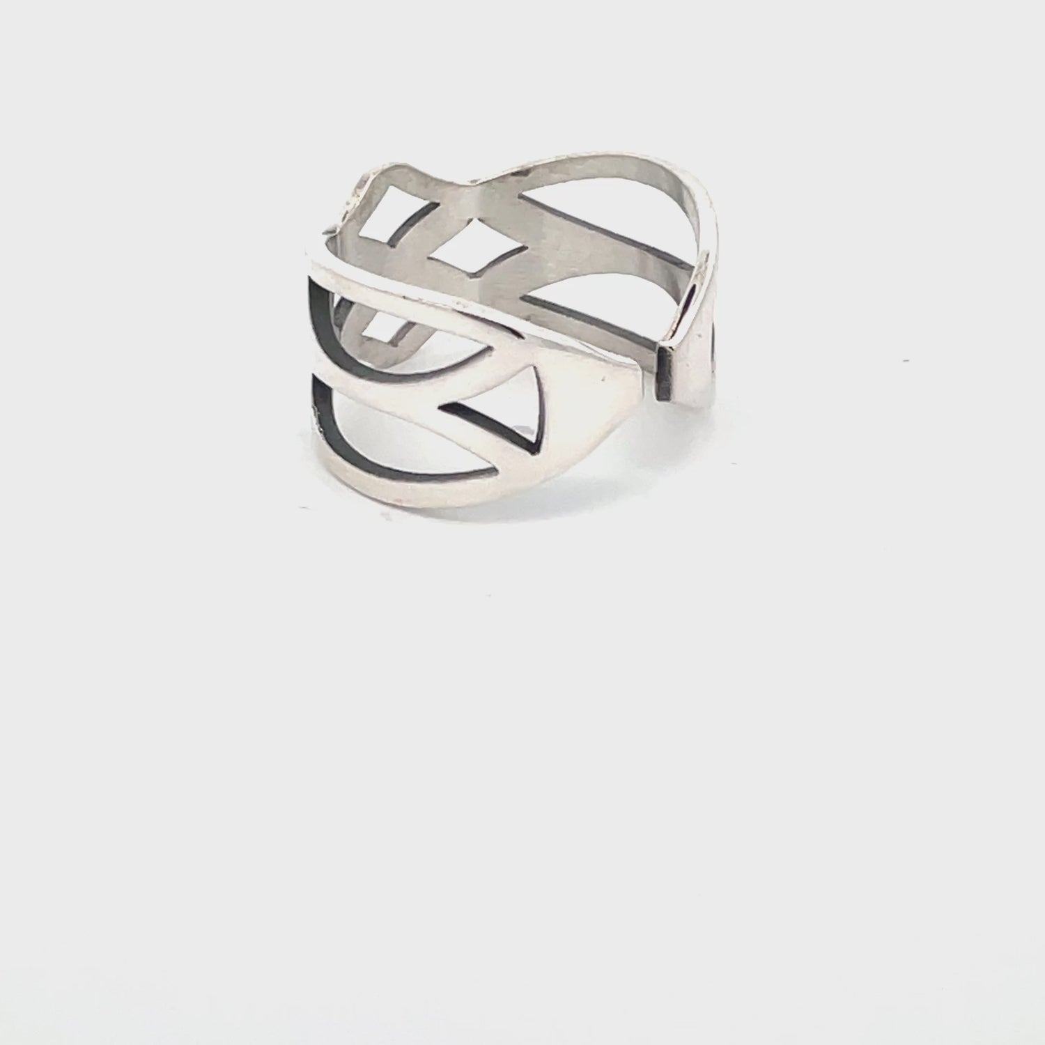 Stylish Silver Cut-Out Ring